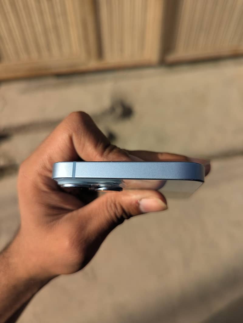 Apple iPhone 14 5