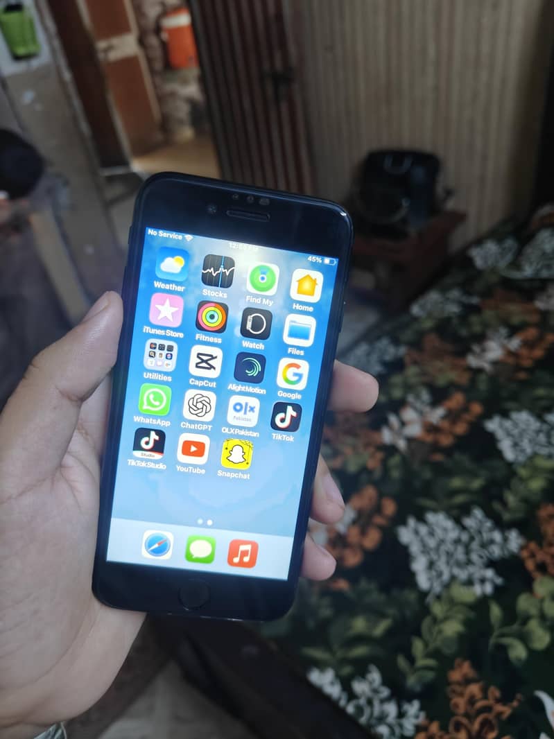 iPhone SE 2023 3rd generation 5