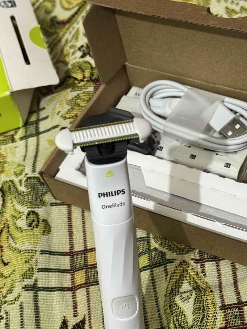 Philips One Blade Trimmer Machine 2