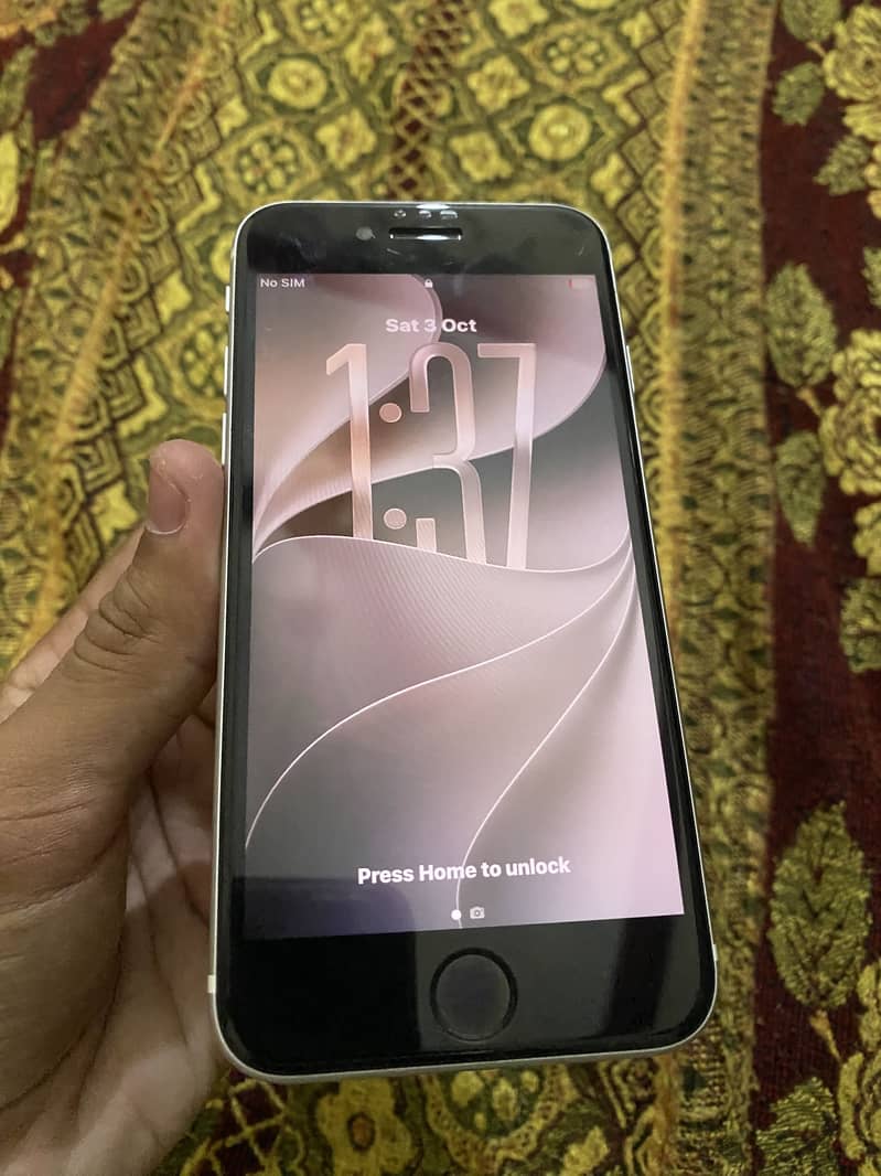 Apple iPhone SE 4