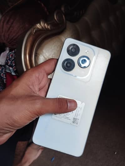Infinix Smart 8 Hd 4/64 with box and charger