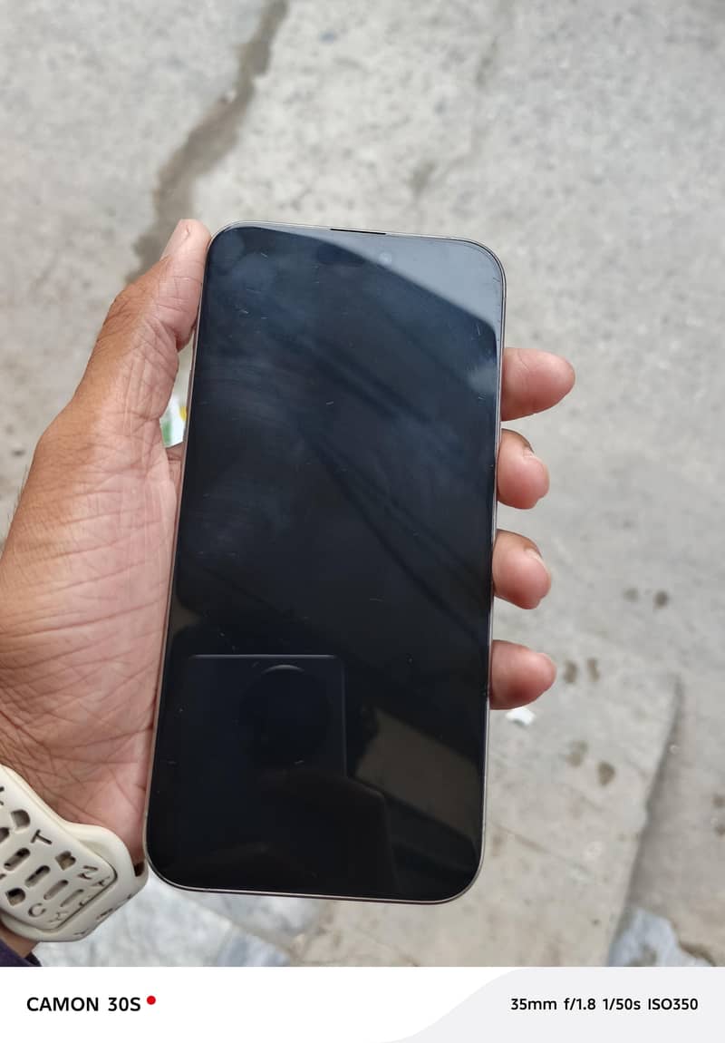 Apple iPhone 15 Pro Max 2