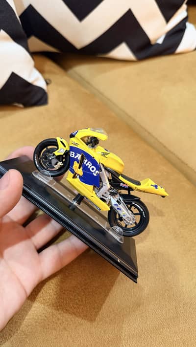 Honda AC211V world champion ship scale model