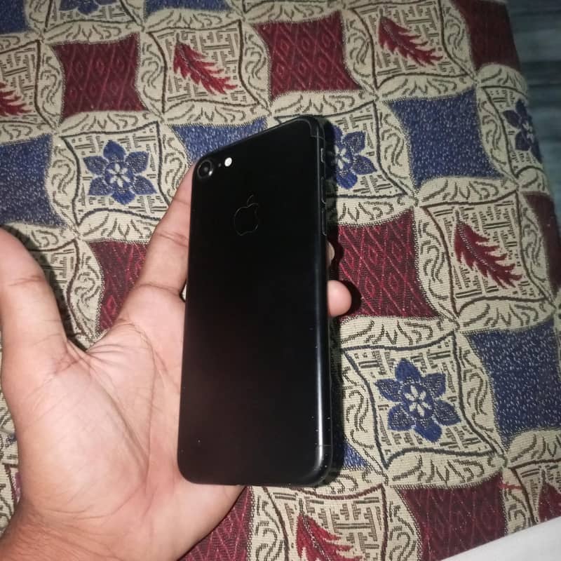 Apple iPhone 7 1