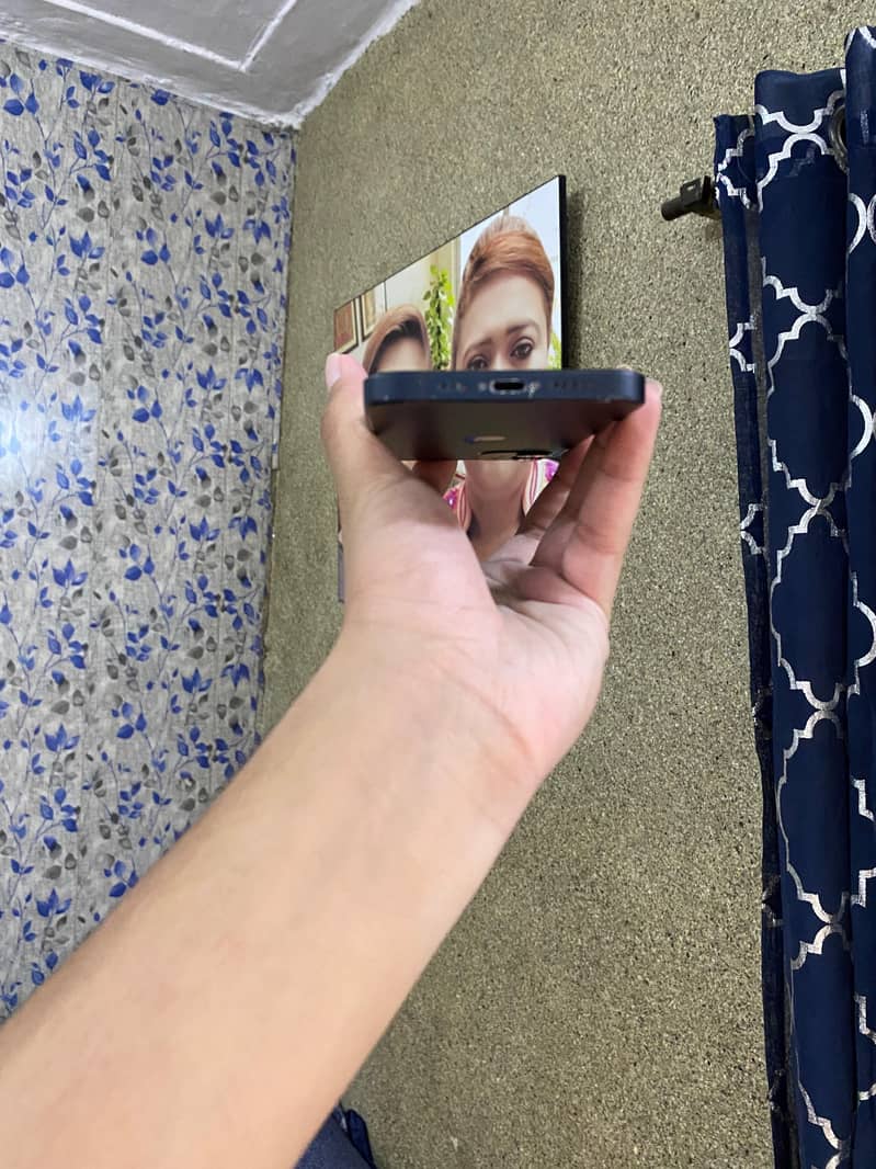 Apple iPhone 12 3