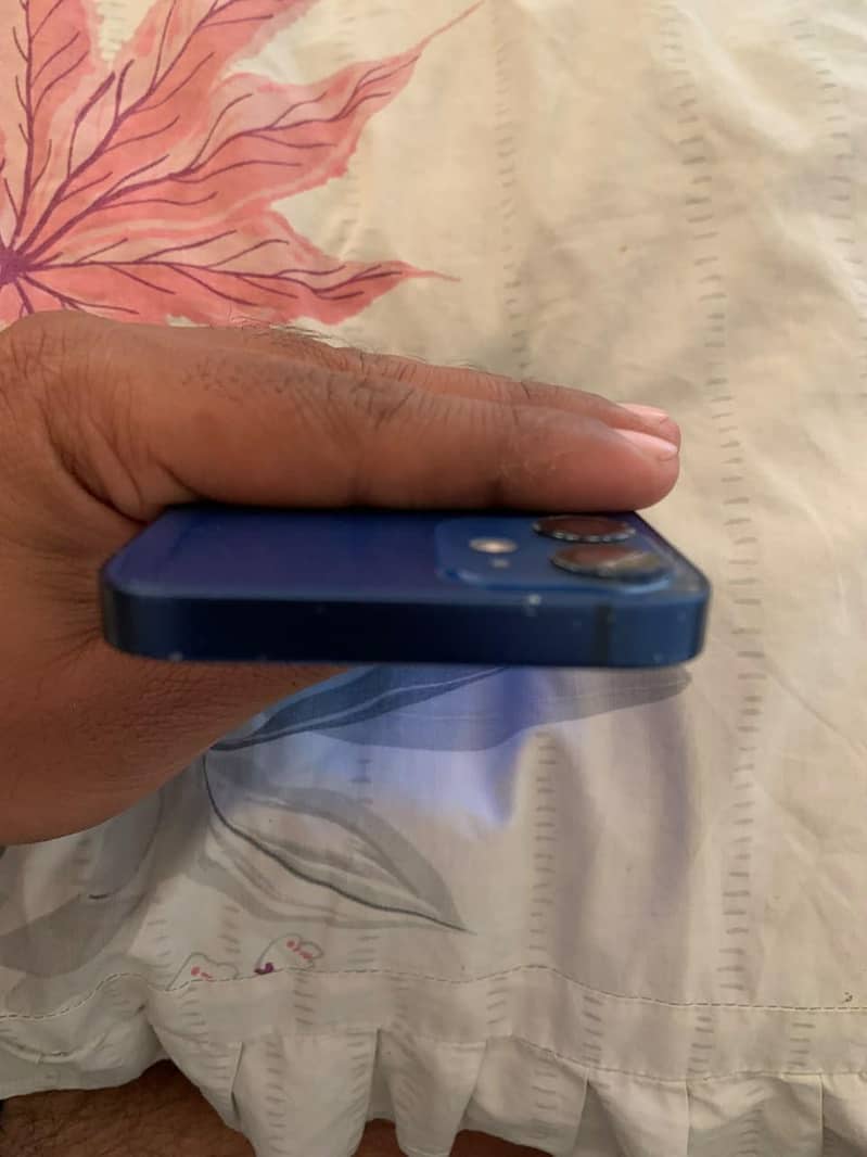Apple iPhone 12 mini 7