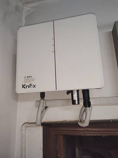 KNOX XEROX 4G PRO ON GRID INVERTER ONLY 01 YEAR USE.