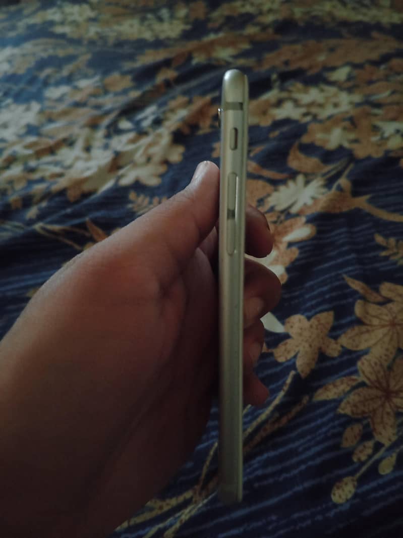 Apple iPhone 6 4