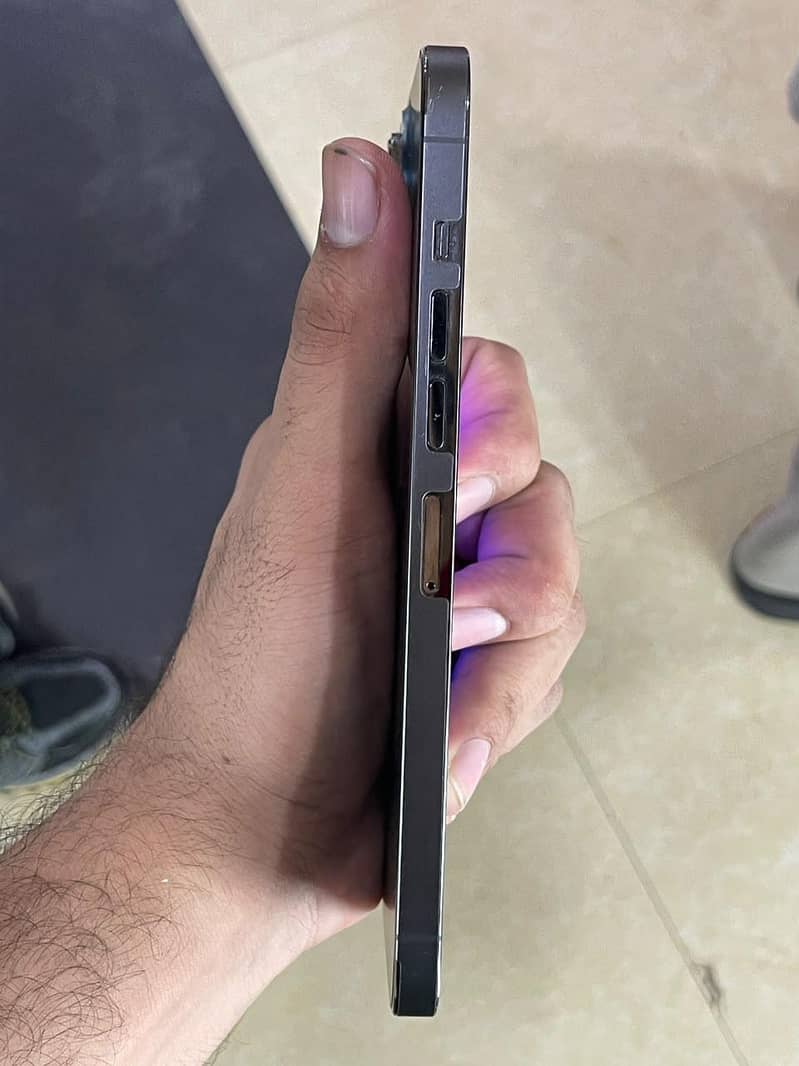 Apple iPhone 13 Pro Max 3