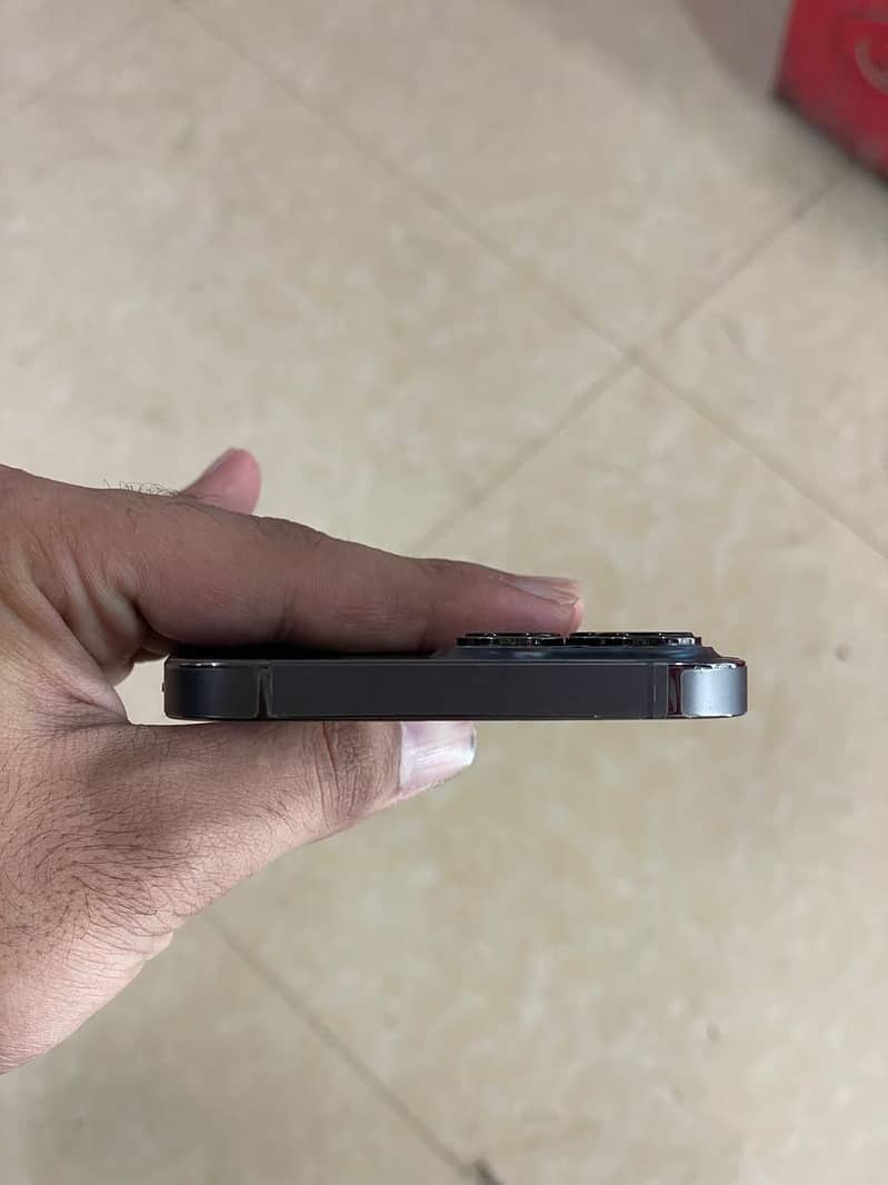 Apple iPhone 13 Pro Max 5