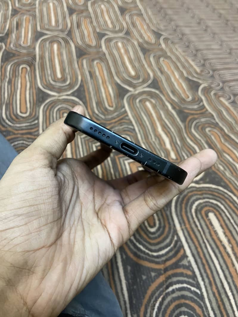 Apple iPhone 15 6