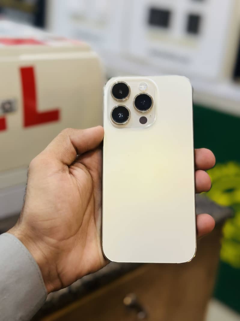 Apple iPhone 14 Pro 1