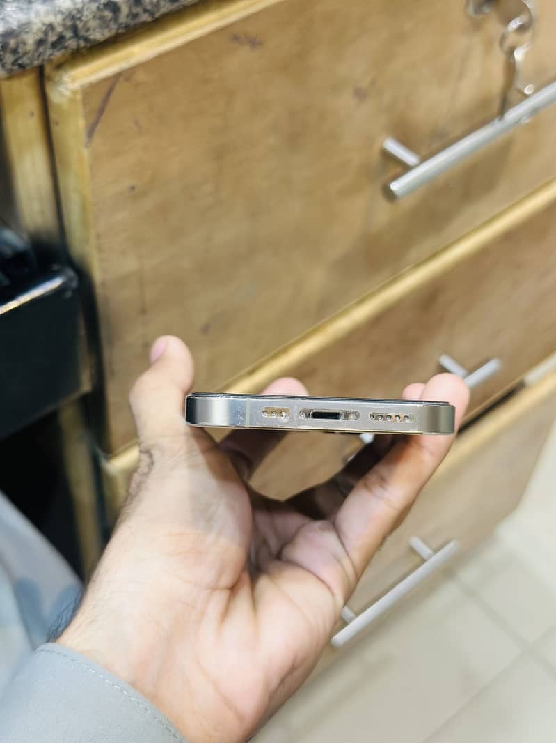 Apple iPhone 14 Pro 4