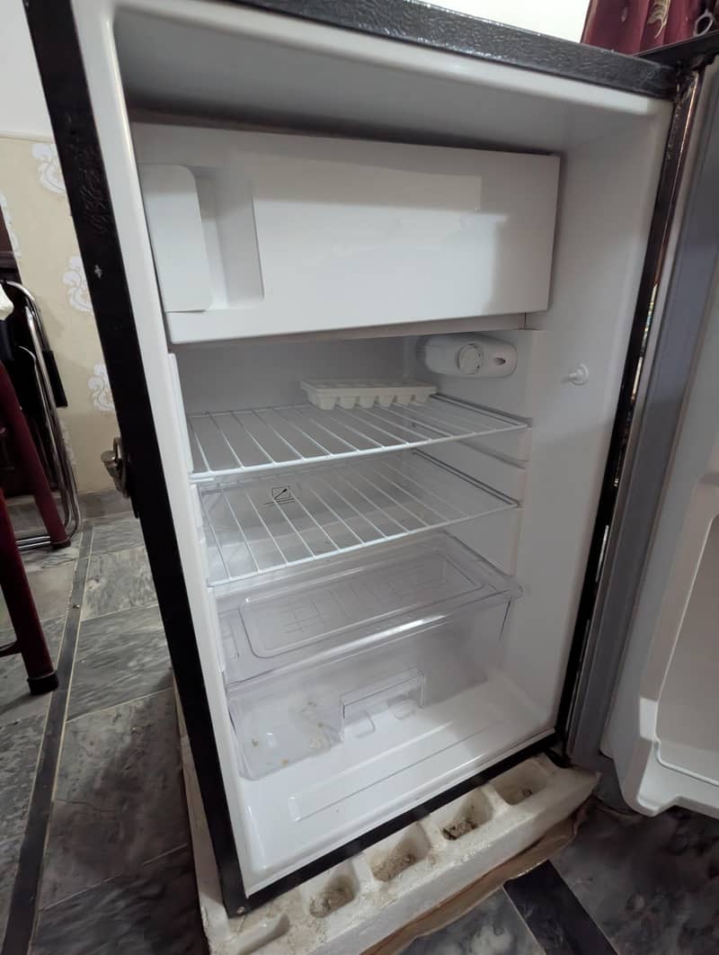 Dawlance Single Door Refrigerator 4