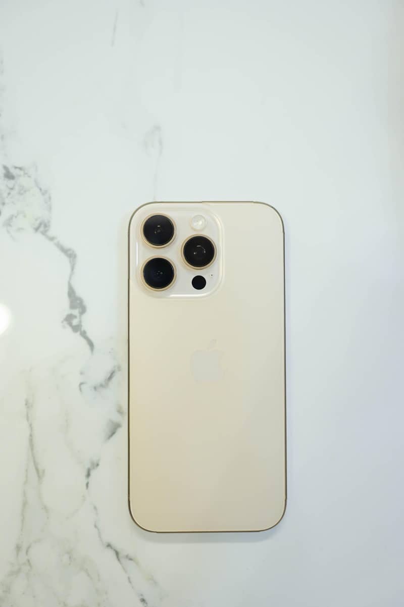 Apple iPhone 16 Pro 0