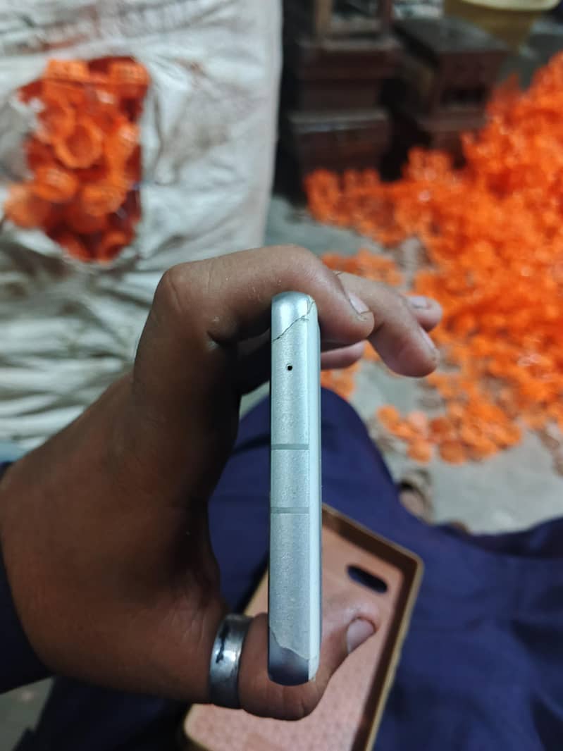 Google Pixel 7a 3
