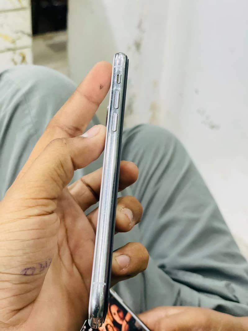 Apple iPhone X 2