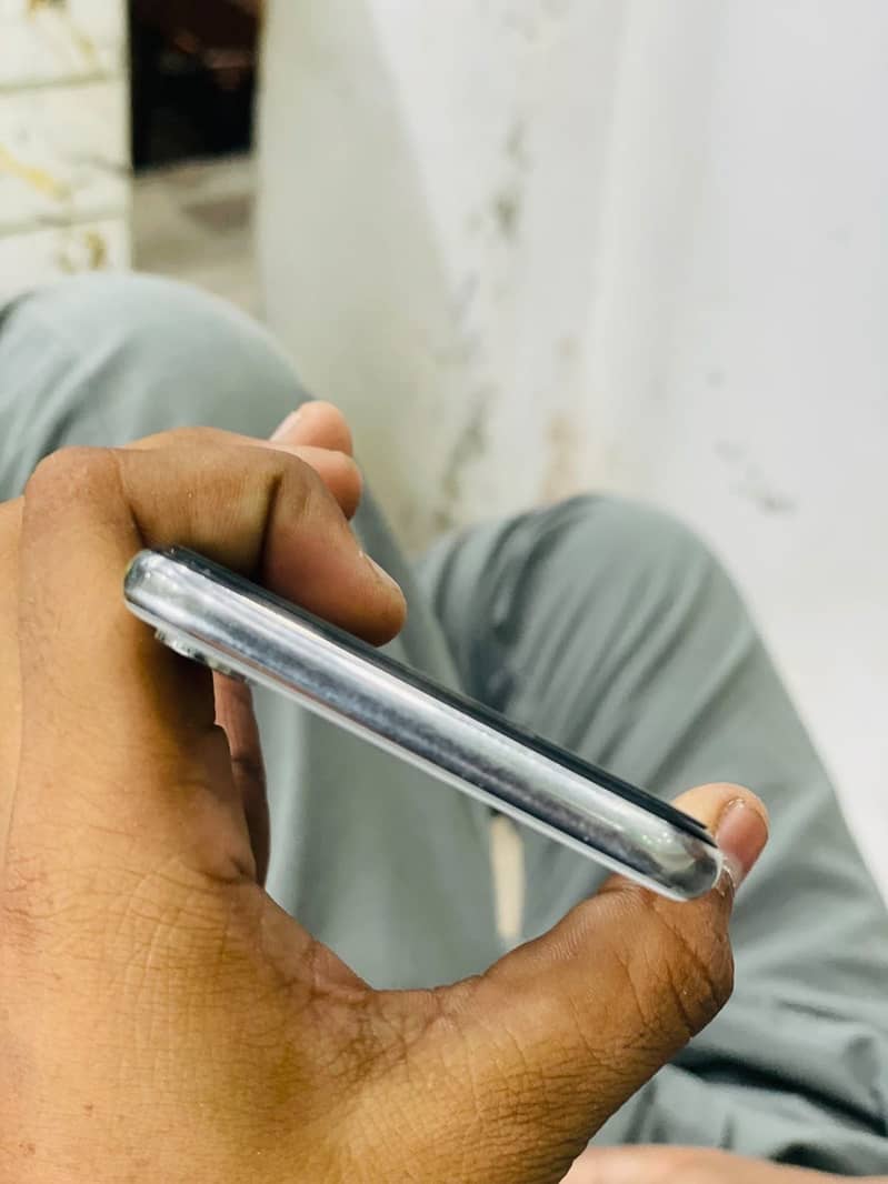 Apple iPhone X 3