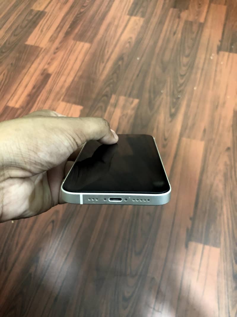 Apple iPhone 14 3