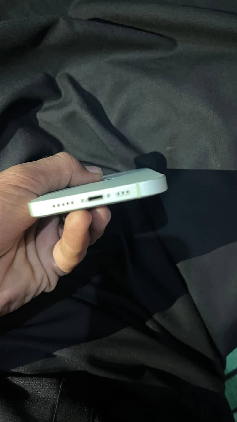 Apple iPhone 12 2