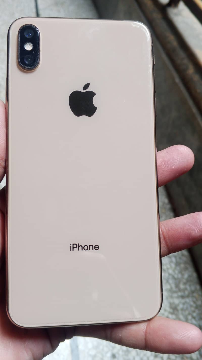 Apple iPhone XS Max 9