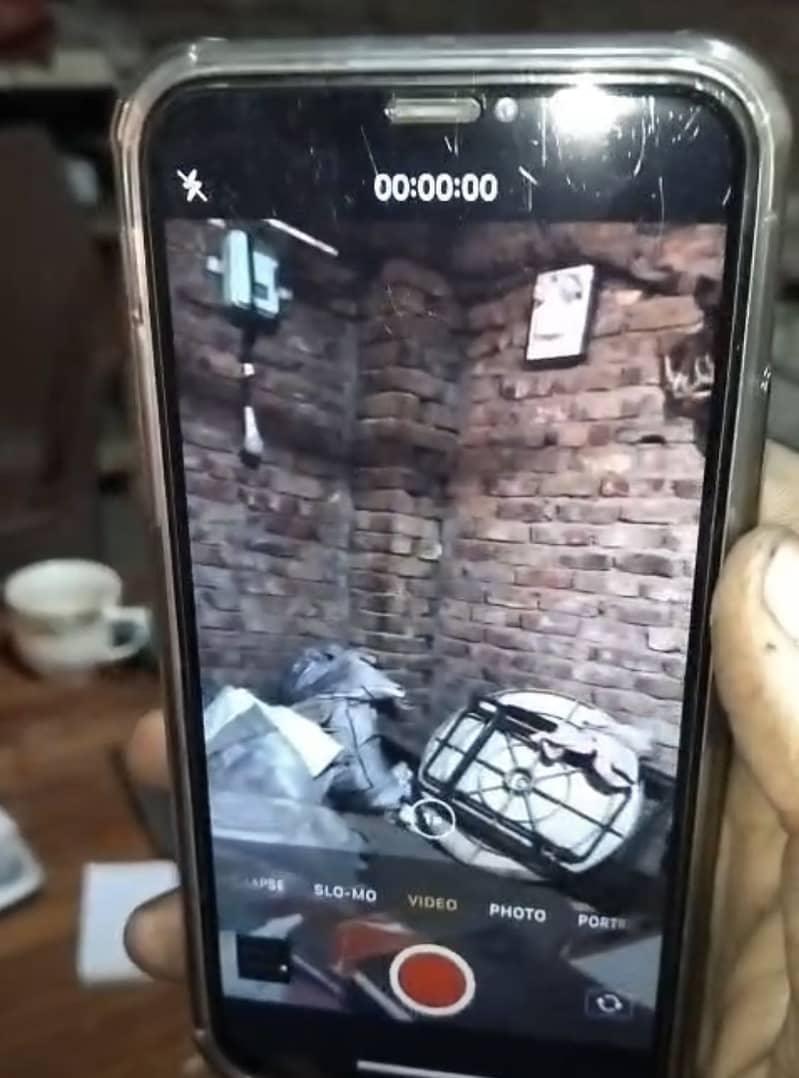 Apple iPhone X 4