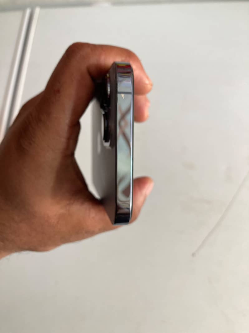 Apple iPhone 13 Pro Max 3
