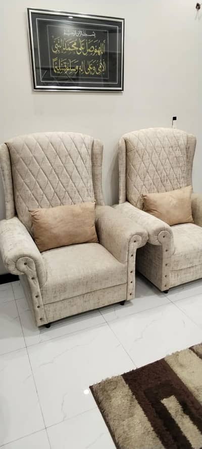 2 master room chairs