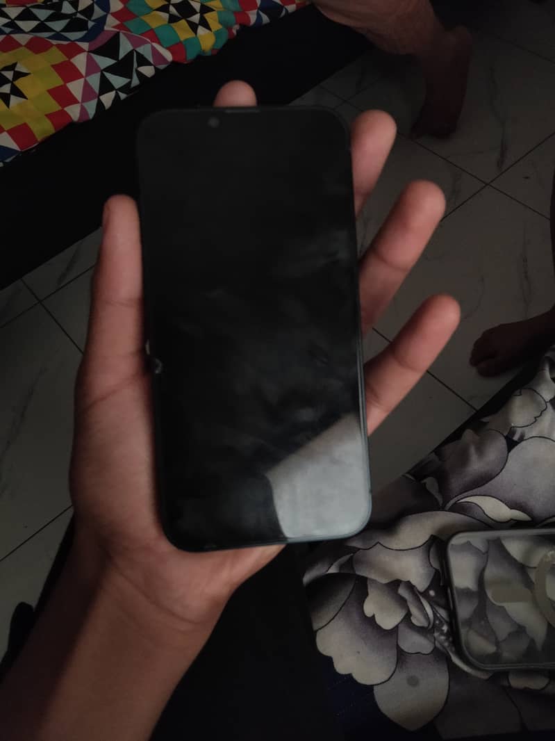 Apple iPhone 13 1