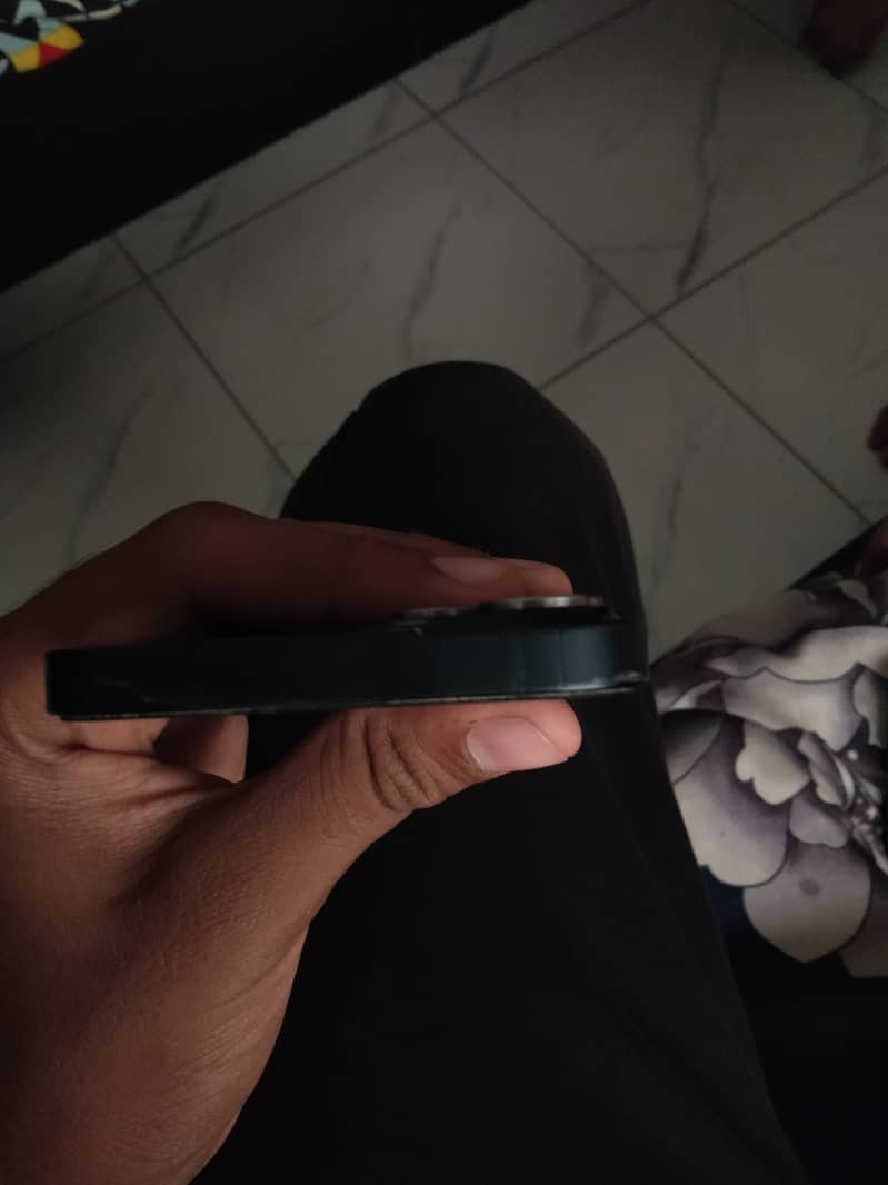 Apple iPhone 13 3