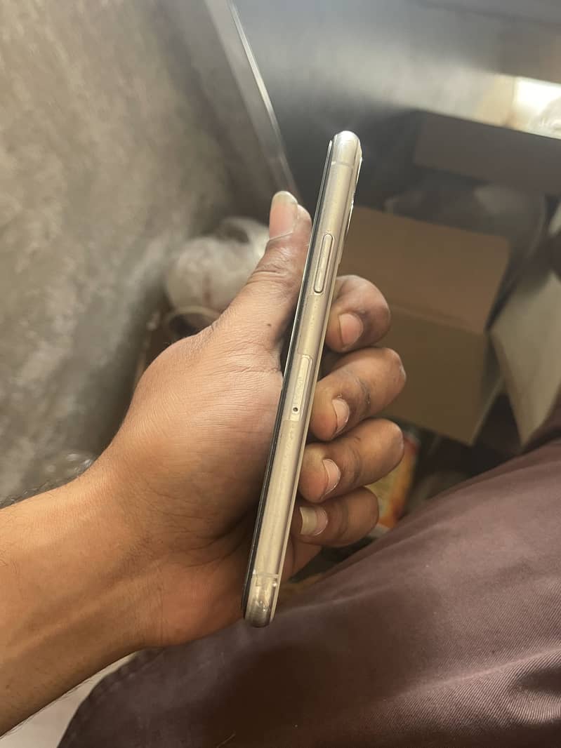 Apple iPhone 11 Pro 0
