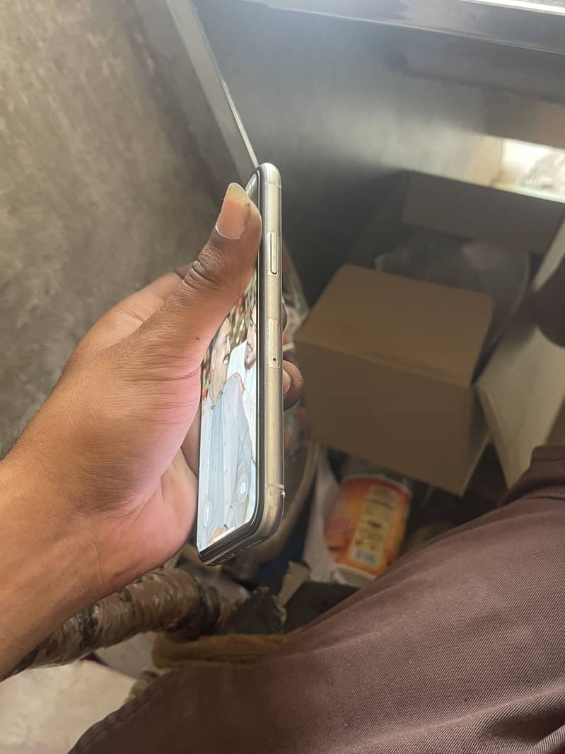 Apple iPhone 11 Pro 5