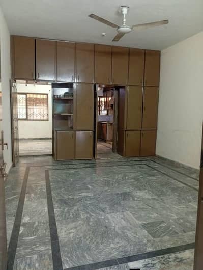 G-11 Size 5 Marla Ground Portion For Rent Only For 3 Family Person