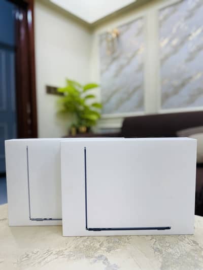 MacBook Air M5/16GB/512GB/13.6” (Brand New)