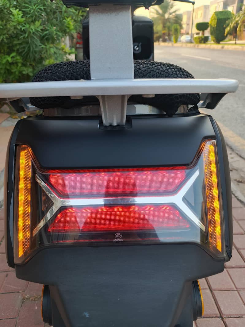 evee c1 pro 8