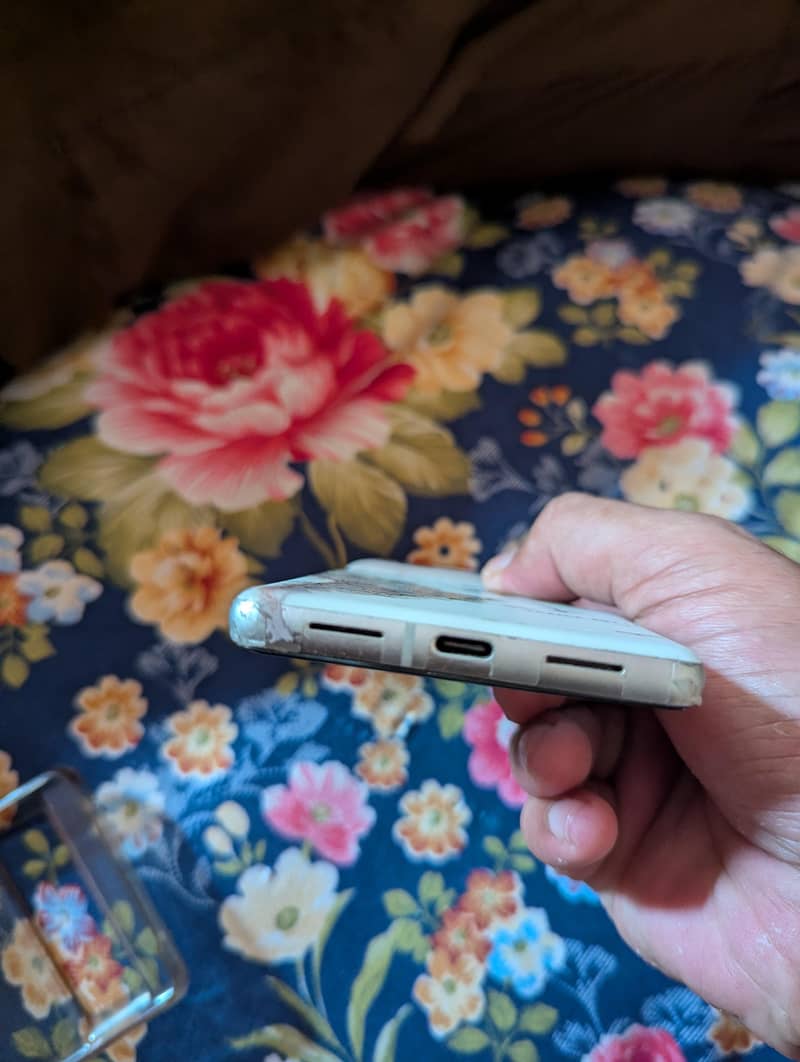 Google Pixel 7 5