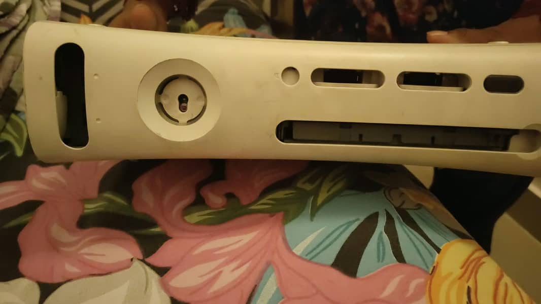 Only Console xbox 360 and ps2 0