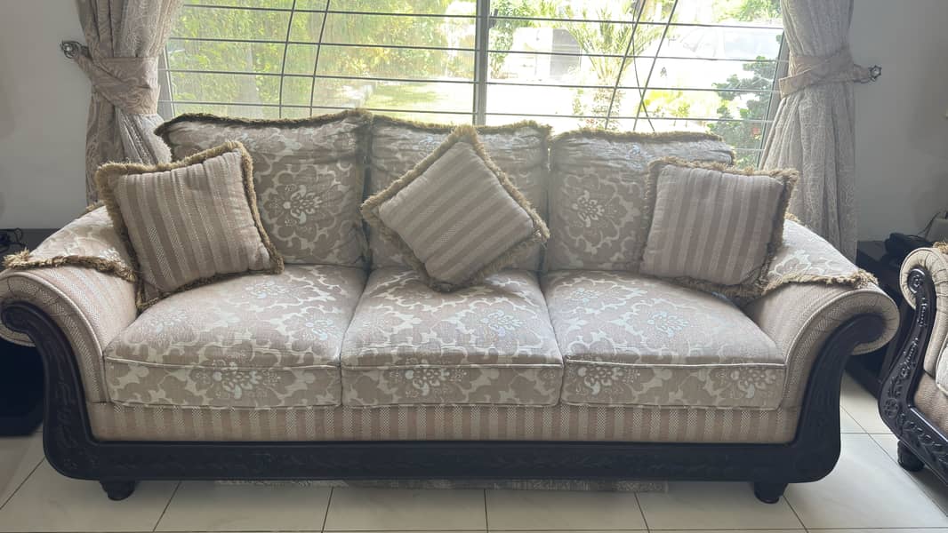 7 seater sofas in perfect condition 0