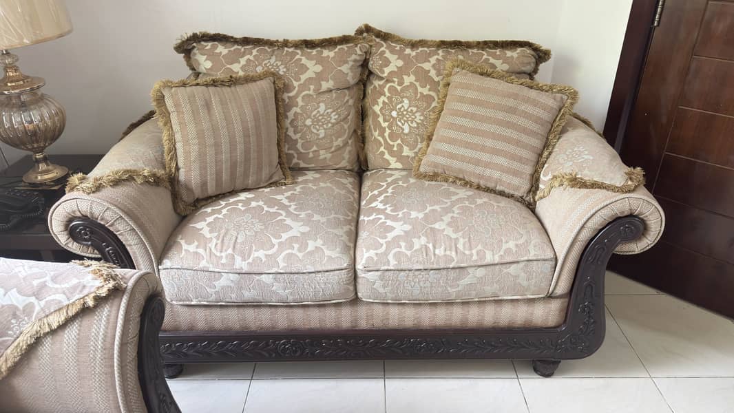 7 seater sofas in perfect condition 2