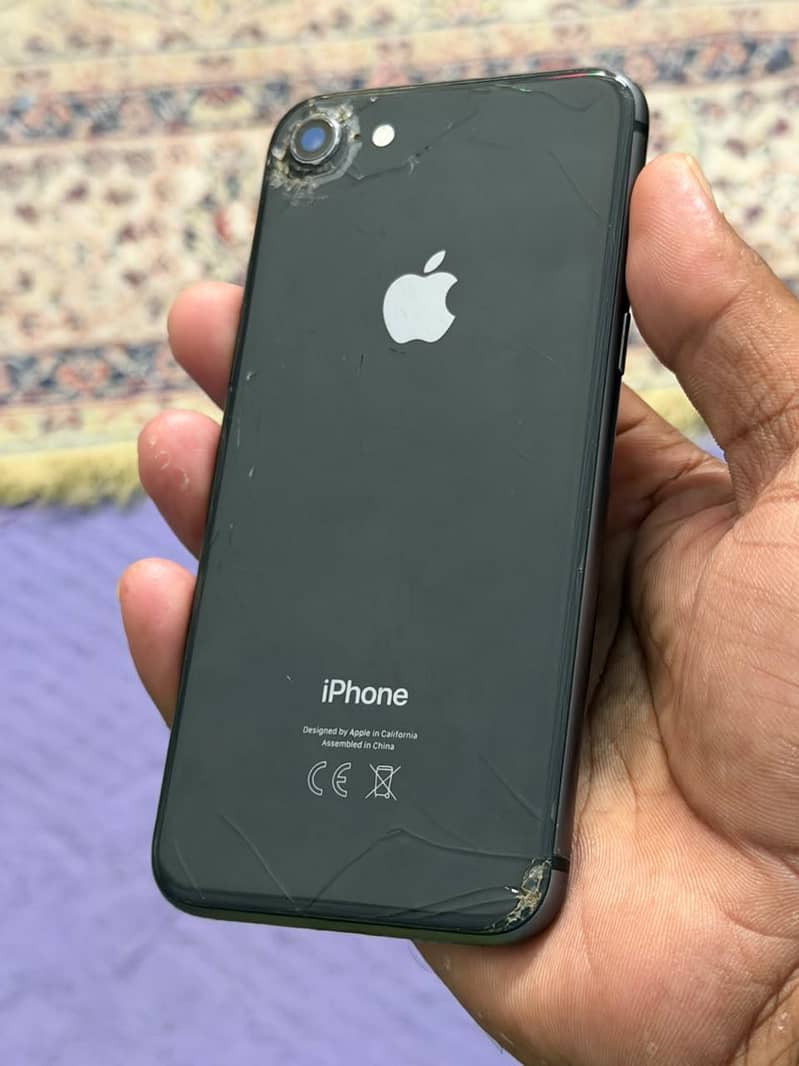 Apple iPhone 8 1