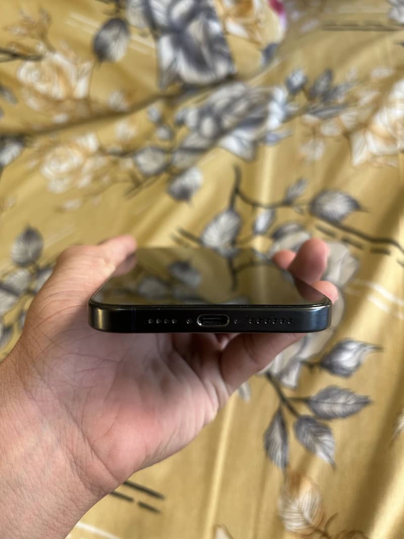 iPhone 15 Pro Max | lush condition | scratchless 3