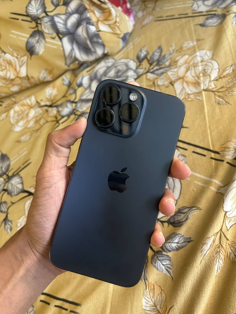 iPhone 15 Pro Max | lush condition | scratchless 4