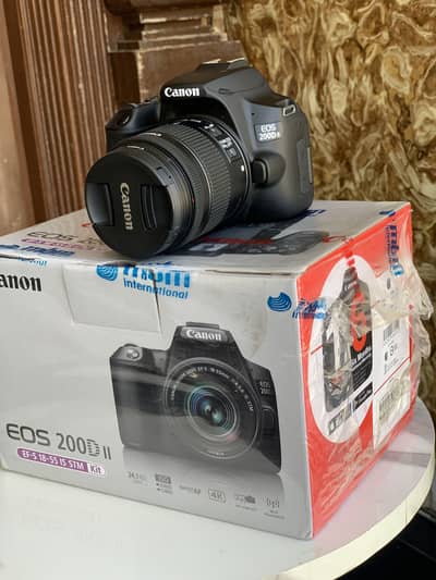 Canon EOS 200D Mark II + 18-55mm Lens 10/10 Complete Box