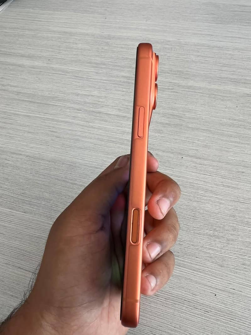 Apple iPhone 17 Pro Max 2