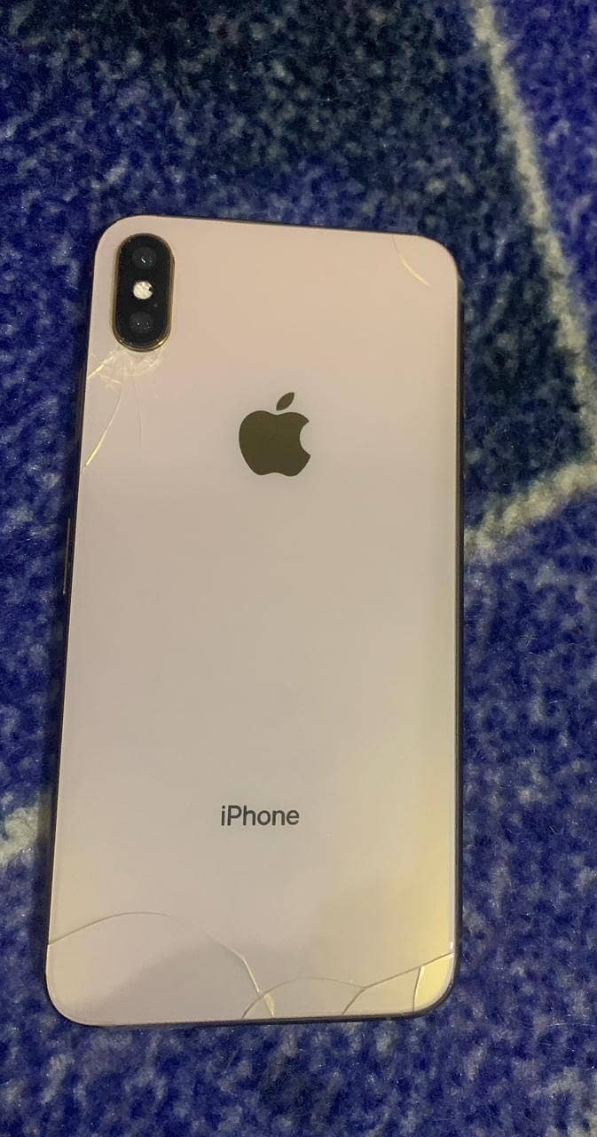 Apple iPhone XS Max 4