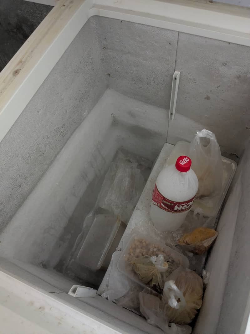 Good working Deep Freezer 1