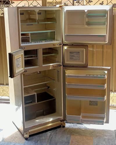 Toshiba refrigerator/ fridge / vintage / pure Japanese/