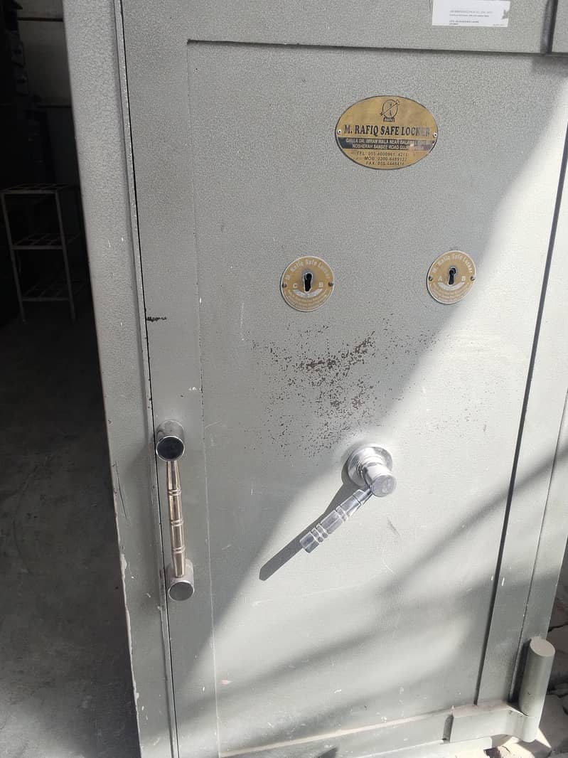 Cash safe locker 1