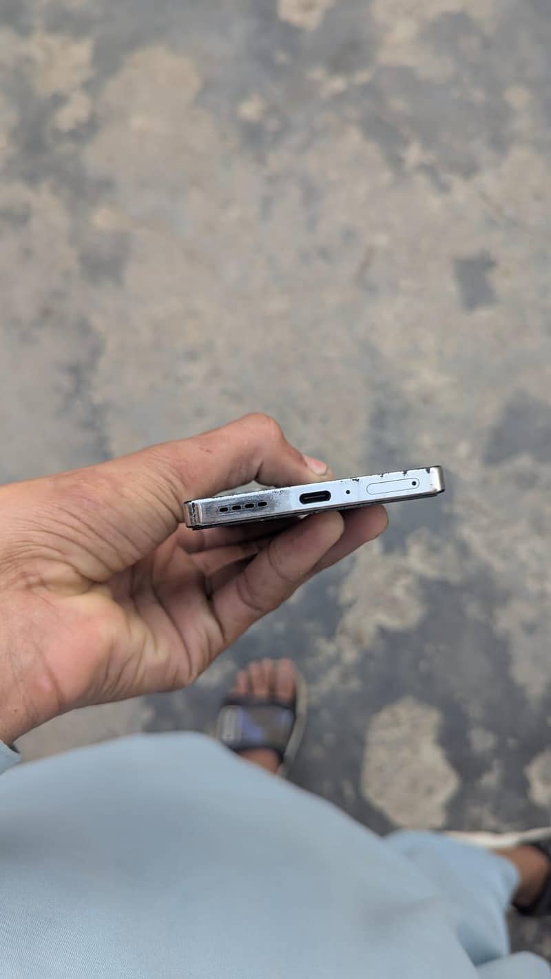 Infinix Note 40 5
