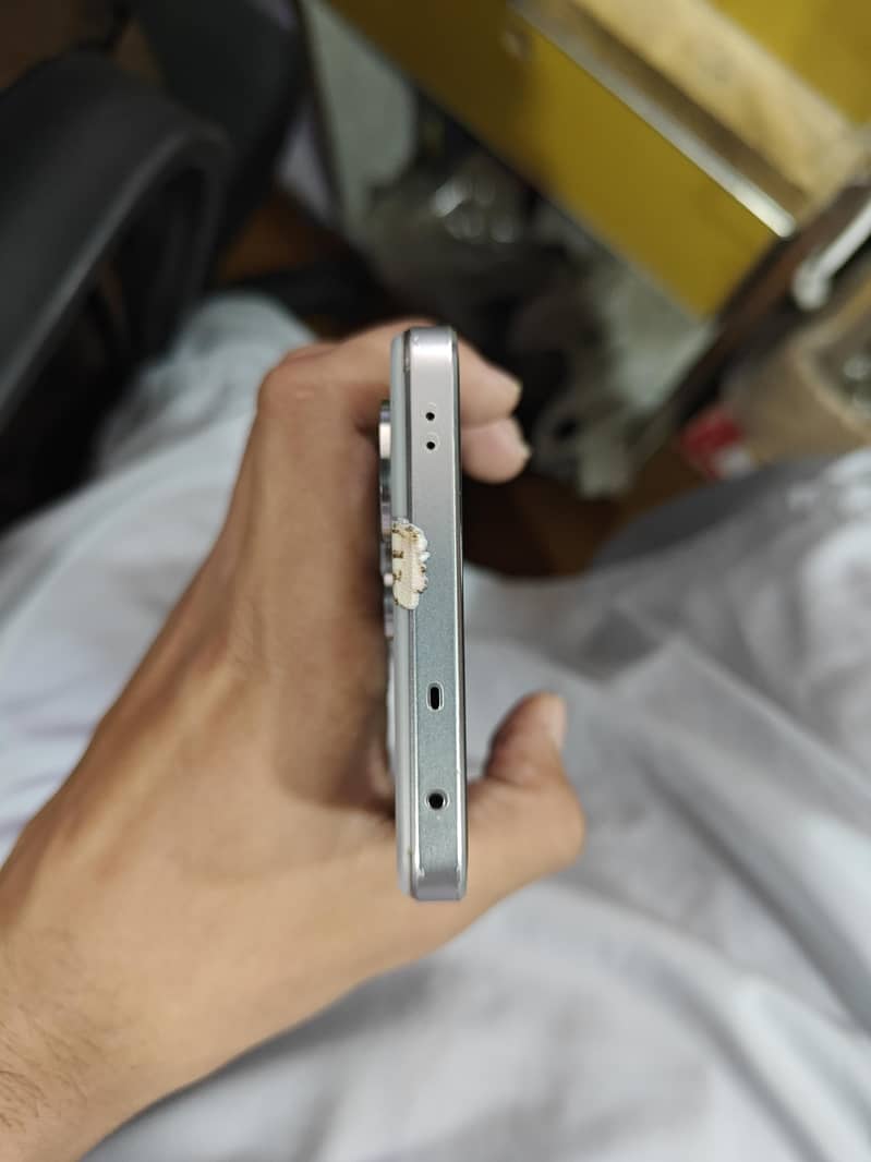 Realme Neo7 4